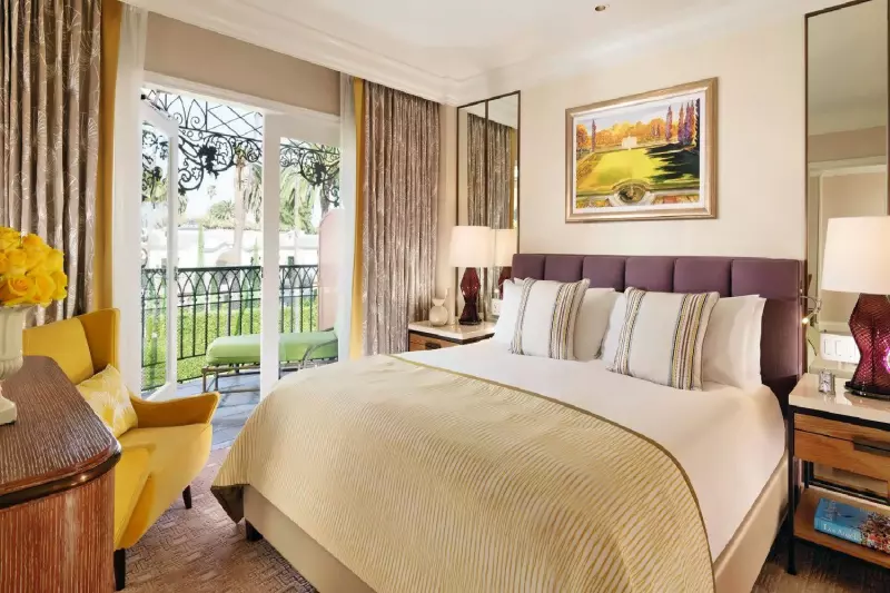 Junior Beverly Hills Suite