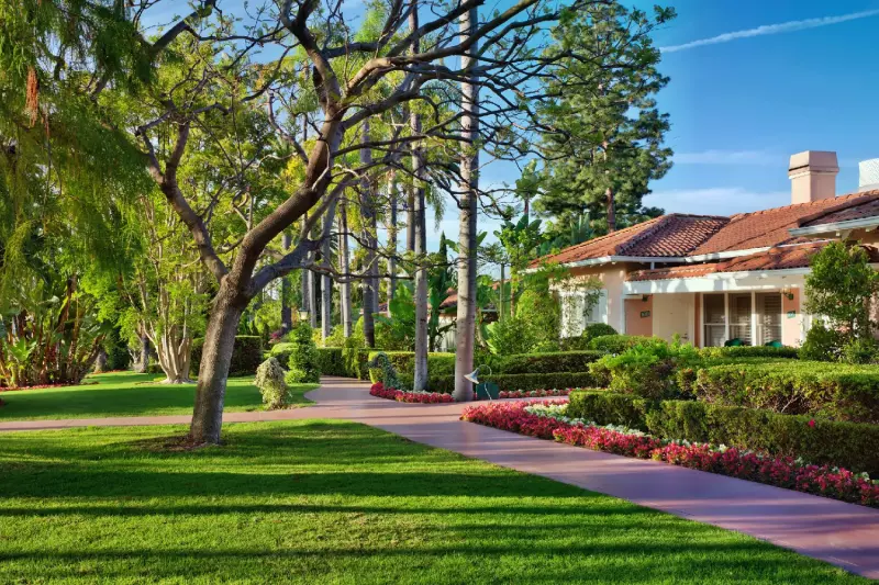 Beverly Hills Bungalow Suite