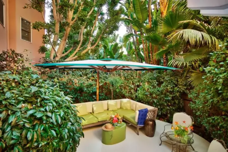 Beverly Hills Patio Suite