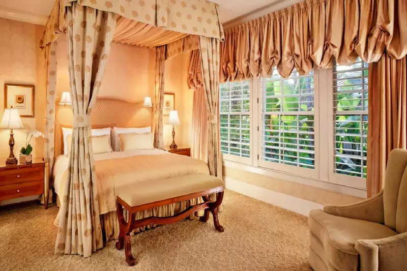 Crescent Bungalow Suite