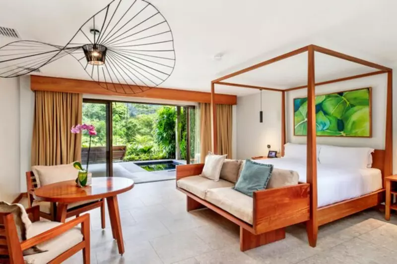 Honeymoon Plunge Pool Suite