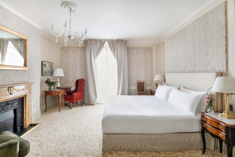 Classic City View Room