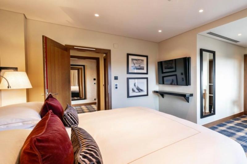 Penthouse Suite