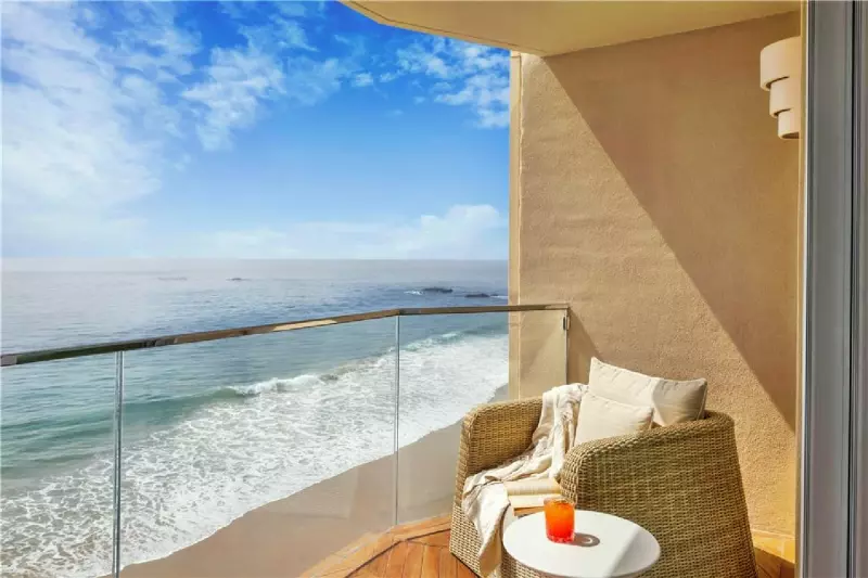 Premium Oceanfront Studio