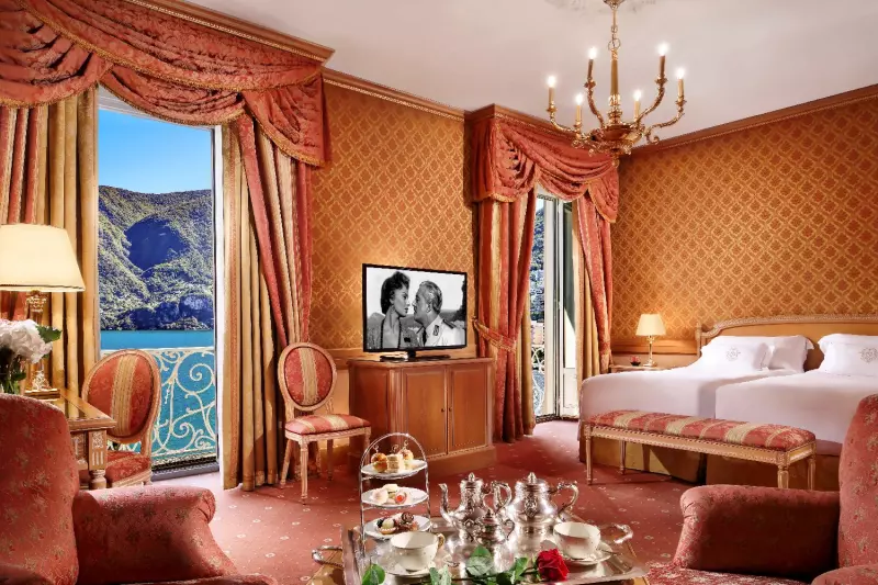 Deluxe Palace Lake View Room