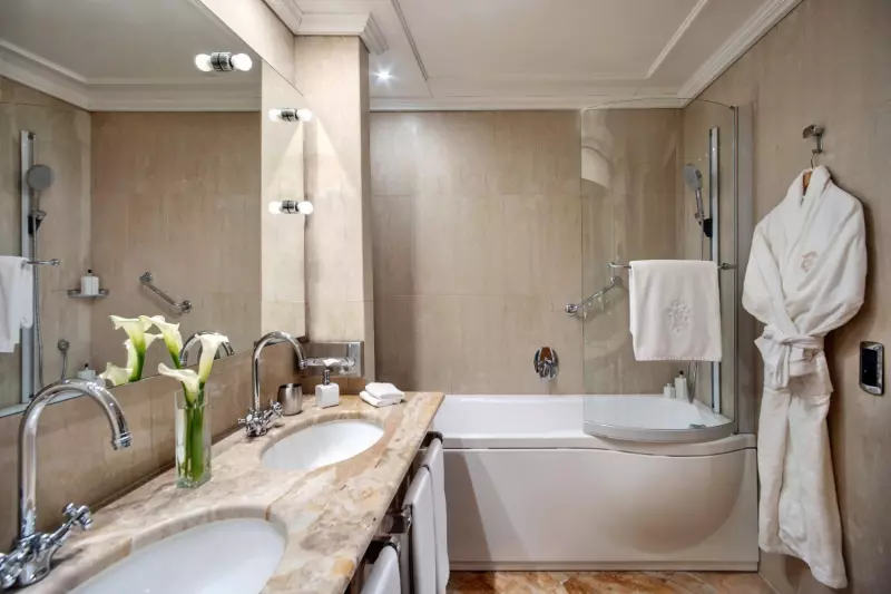 Deluxe Executive Lake View Room