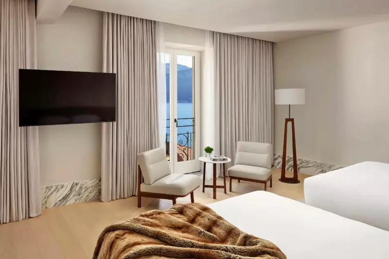 Deluxe Lake View Room