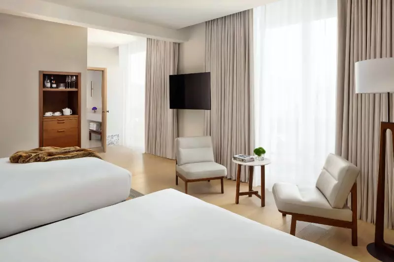 Deluxe Lake View Room