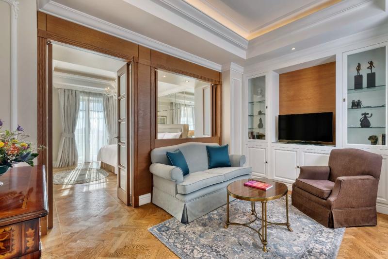 Grand Acropolis View Suite