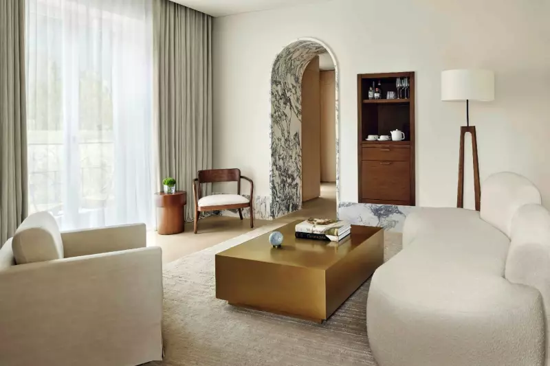 Deluxe Lake View Balcony Suite