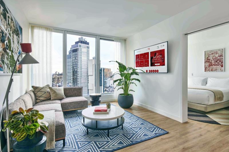 Grand Empire View Suite