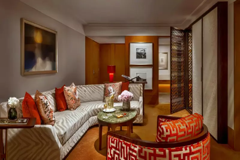 Premier Statue Square Club Suite