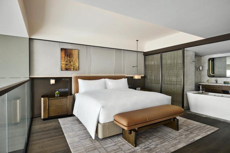 Deluxe Loft Sky View Suite