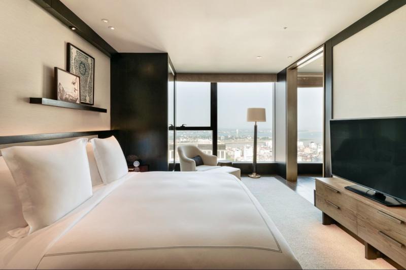 Chaktomuk Suite 