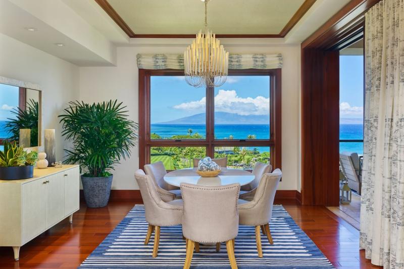 3 Bedroom Ocean View Grand with Den Residence