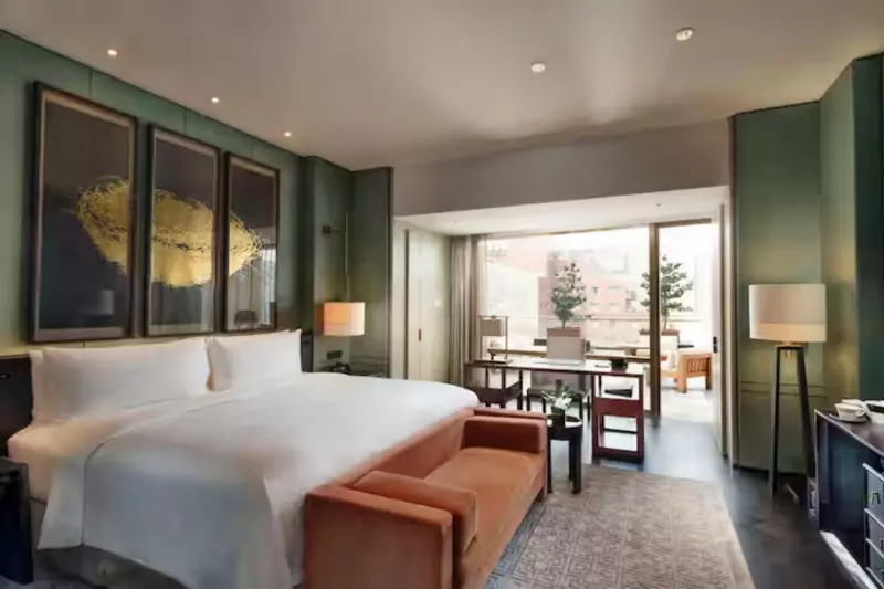 Premier Terrace Room
