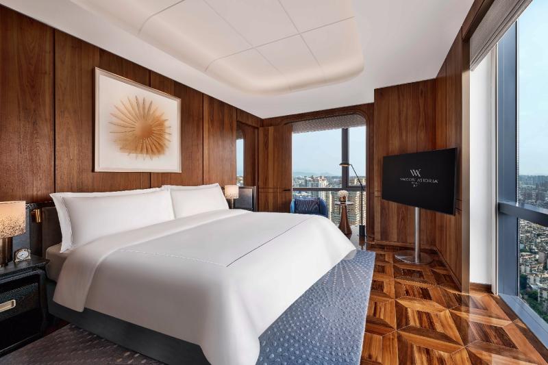 Waldorf Astoria Suite