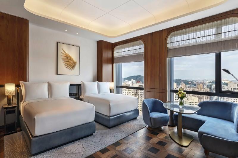 Deluxe High Floor Room