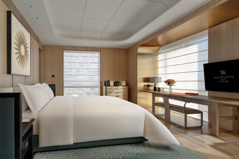 Panoramic View Corner Room