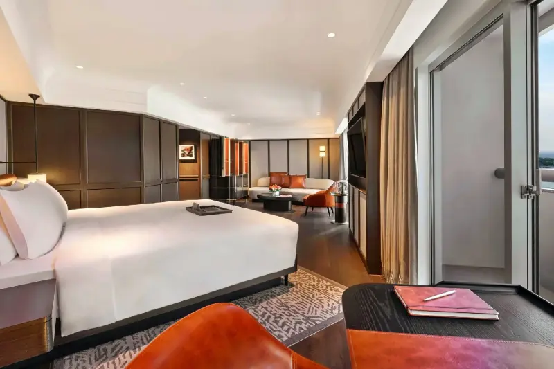 Signature Gold Suite