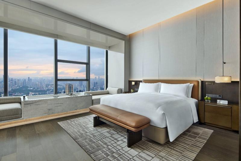 Deluxe River View Room