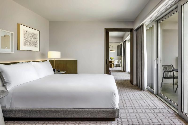 Fairmont Gold Corner Suite