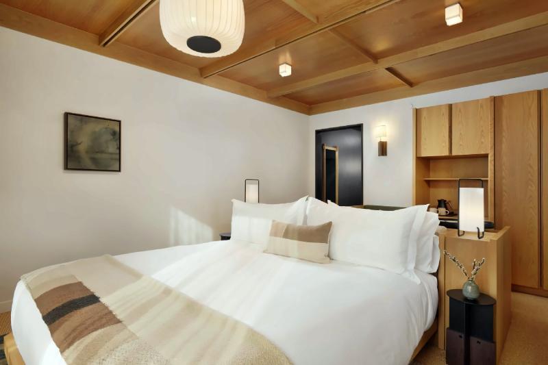 Mountain View Room