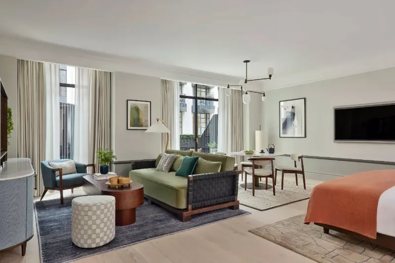 Courtyard Terrace Suite