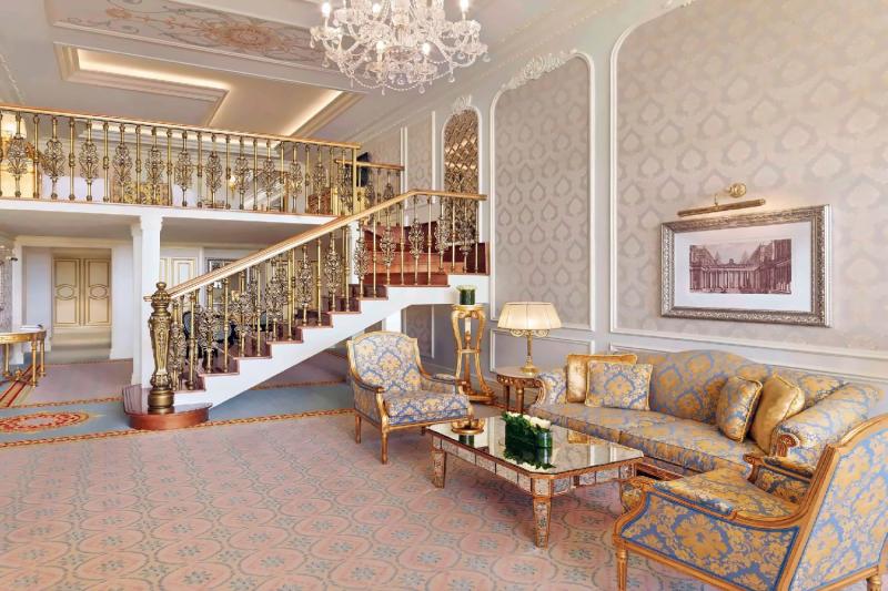 Duplex Club Suite 