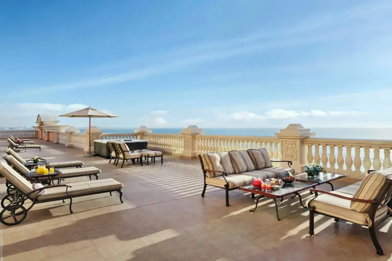 Premier Jacuzzi Club Suite 