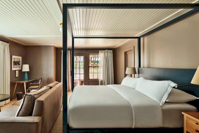 Benton House Suites