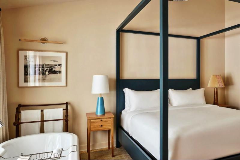 Benton House Suite