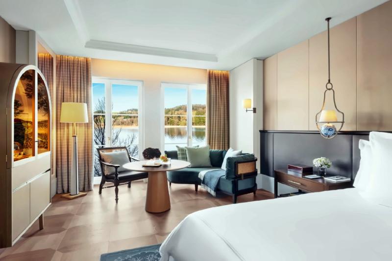 Grand Premier Lake View Room