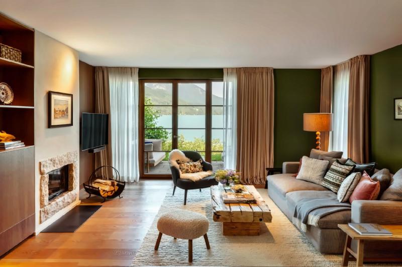 1 Bedroom Lakefront Chalet