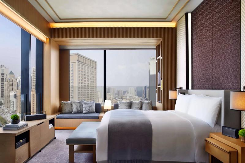 Luxury Premier Suite