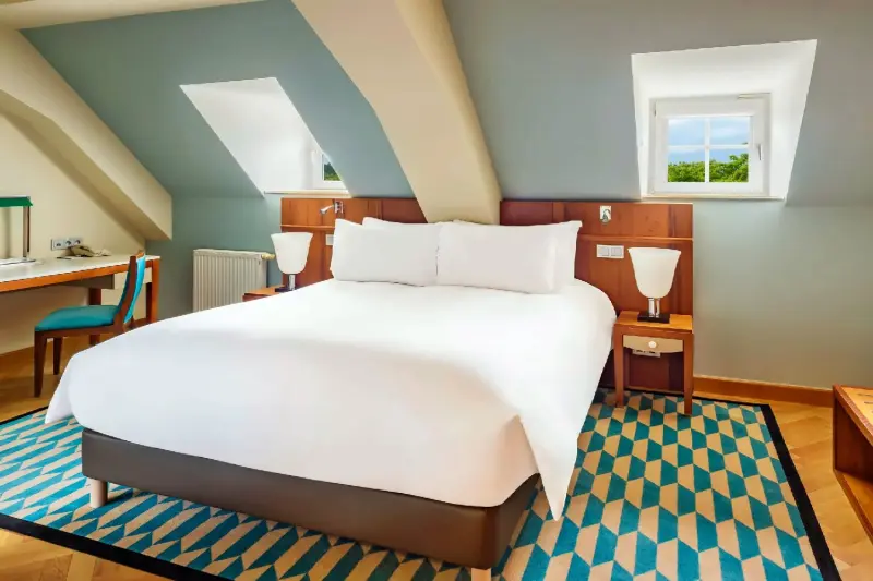 Attic Classic Room