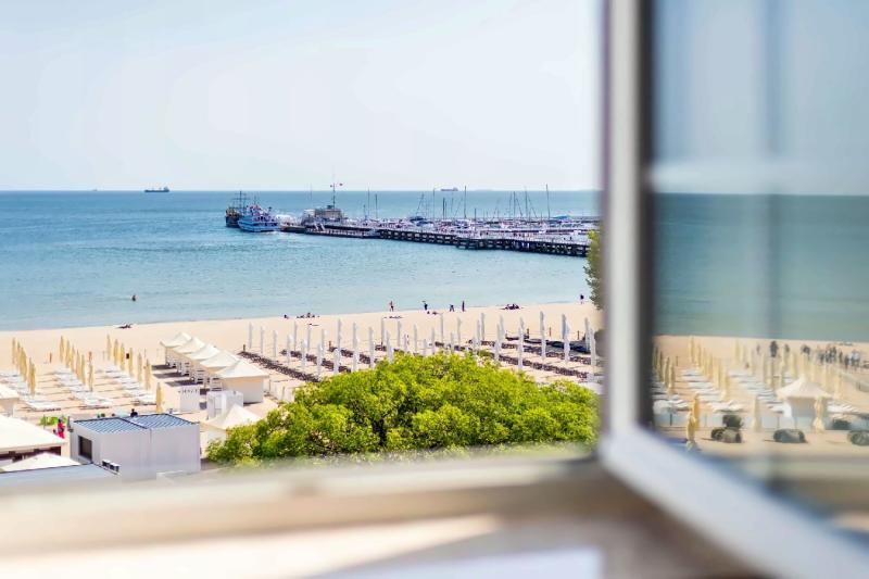 Luxury Seaside Room
