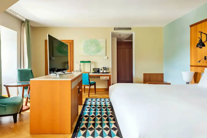 Junior Parkside Suite