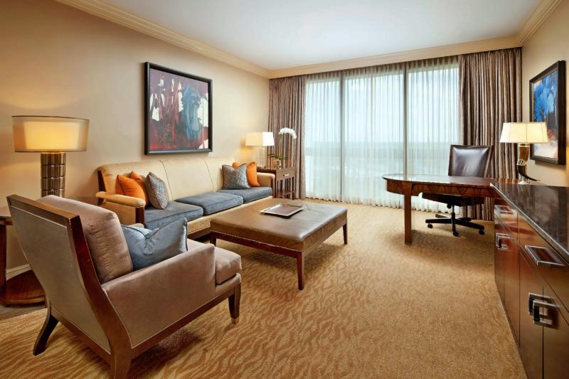 Corner Suite
