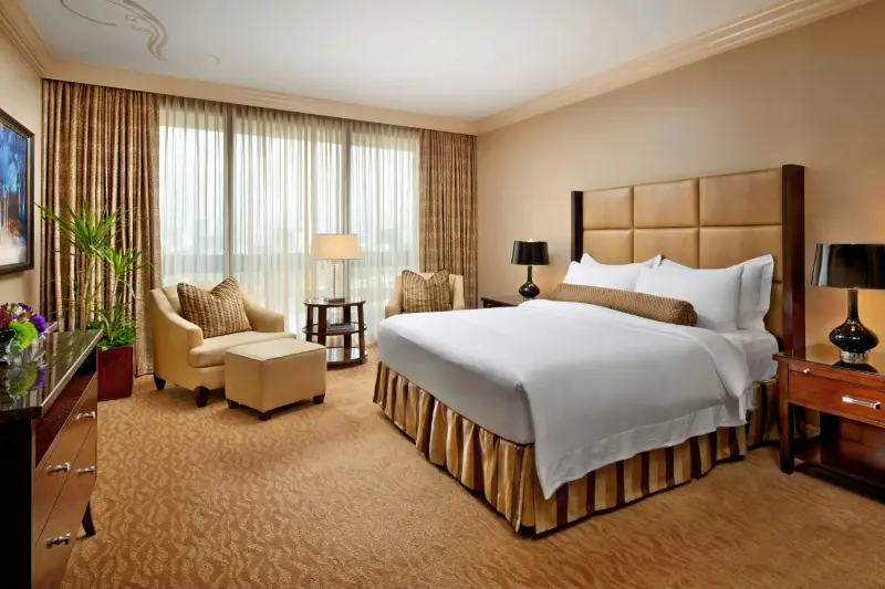 Corner Suite