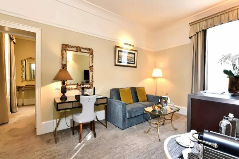 Lagoon Panoramic View Suite