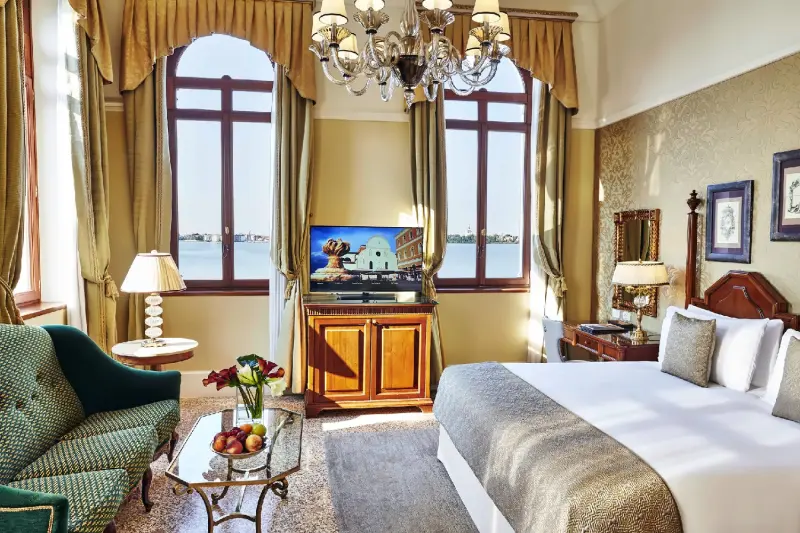 Grand Deluxe Lagoon View Room 