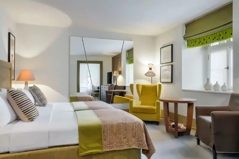 Junior St Thomas Church View Suite