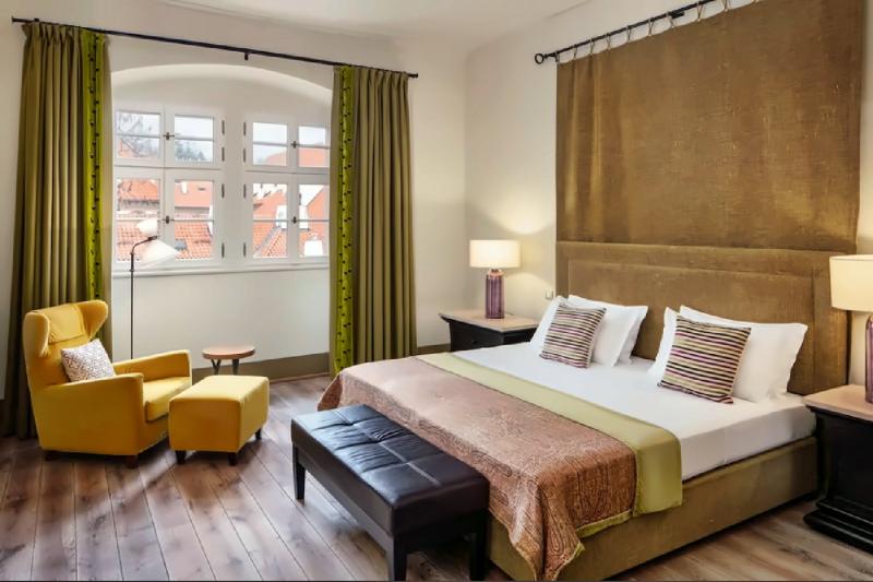 Junior City View Suite