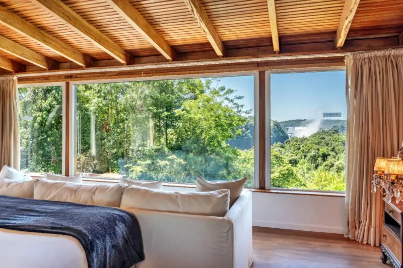 RedLevel Royal Waterfall View Suite