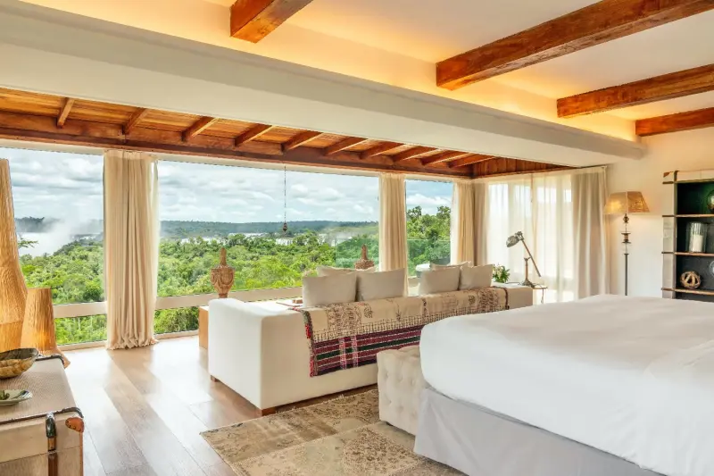 RedLevel Presidential Waterfall View Suite