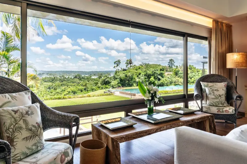 RedLevel Grand Waterfall View Suite