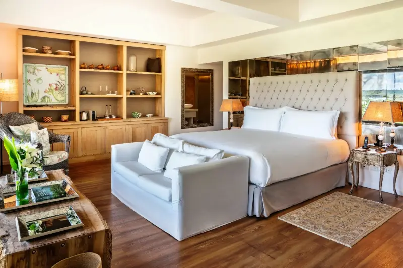 RedLevel Grand Waterfall View Suite