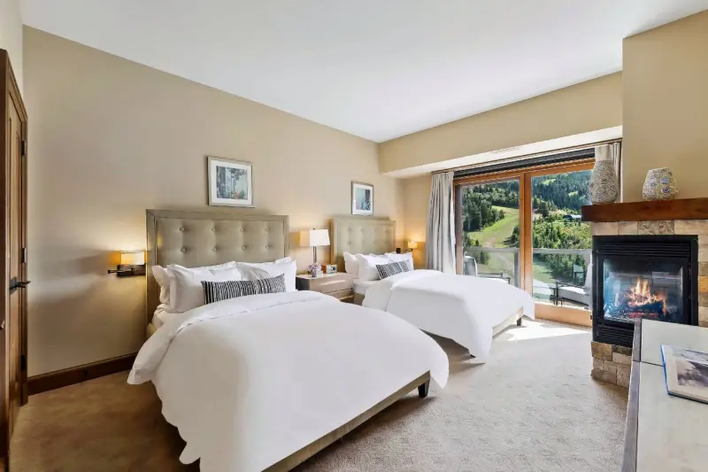Deluxe Valley View Room