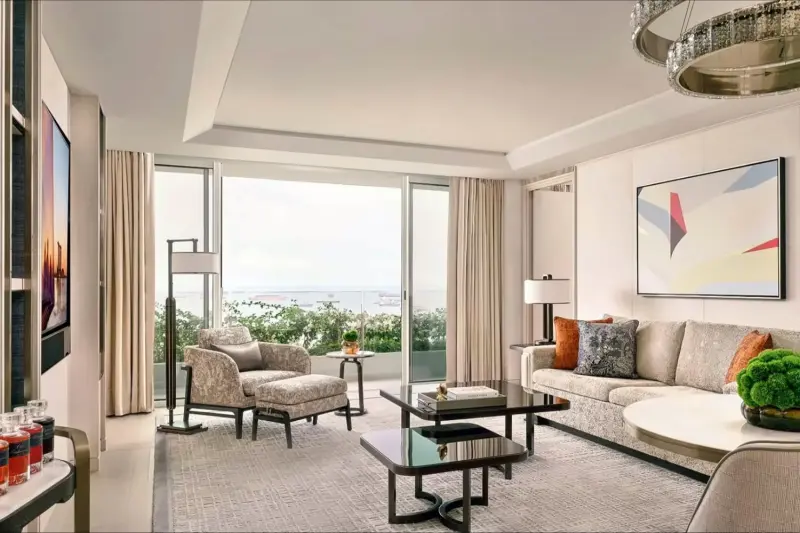 Paiza Premier Sea View Suite
